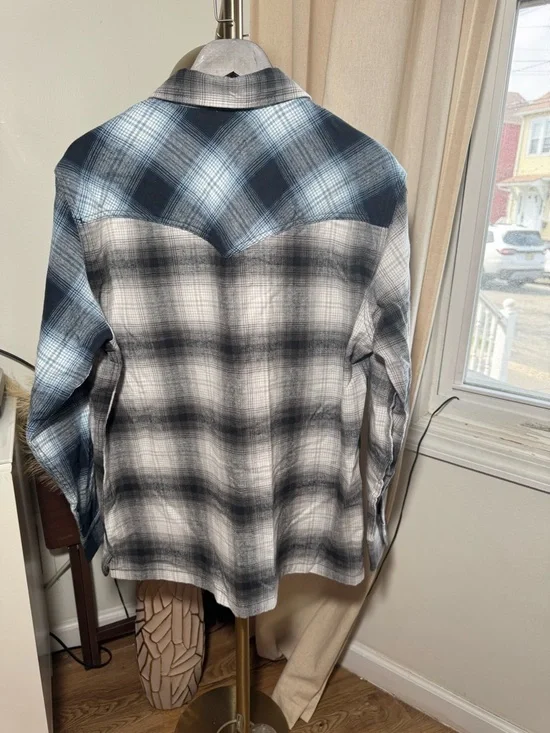 NWT Levi's Men's Blue Plaid Button-Down Shirt | Medium - Picture 7 of 7